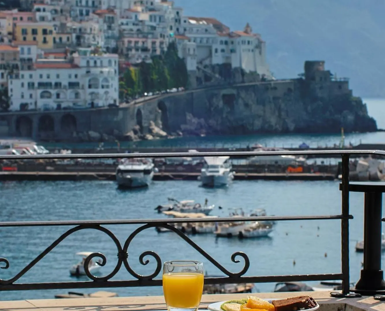 Hotel Aurora Amalfi 4*,  Italien