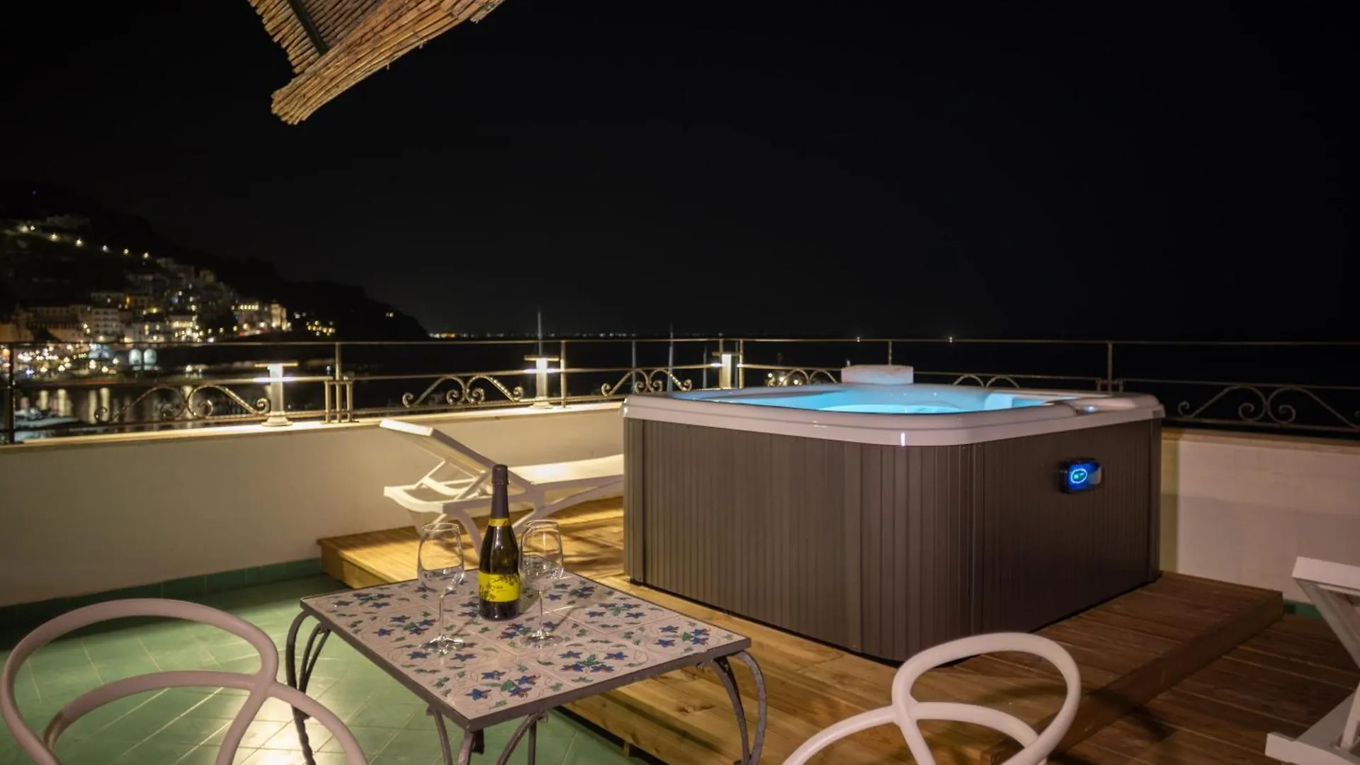 Hotel Aurora Amalfi 4*,