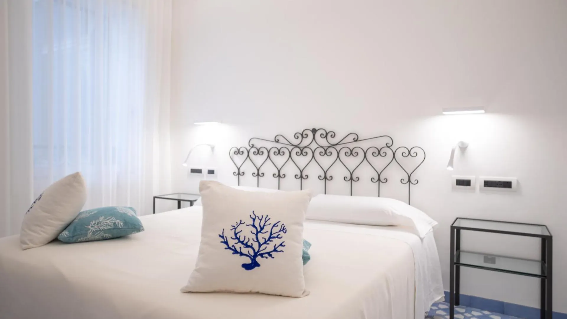 Hotel Aurora Amalfi 4*,  Italien